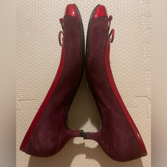 Stuart Weitzman Red Suede Kitten Heels 7M - Picture 2 of 3